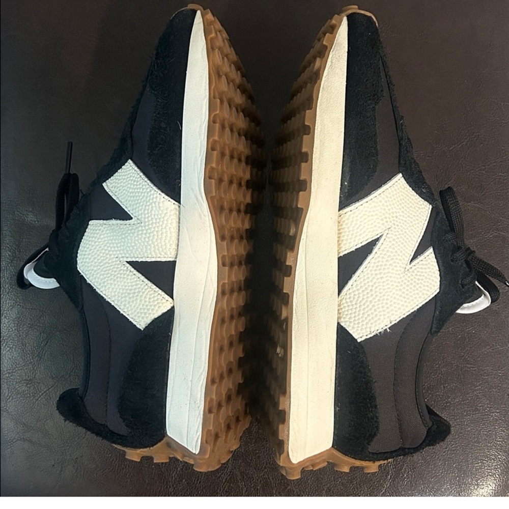 New Balance Women’s Black and White Athletic Sneakers with Gum Accents - Picture 4 of 9